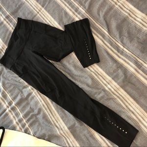 Lululemon Cropped Leggings in POC